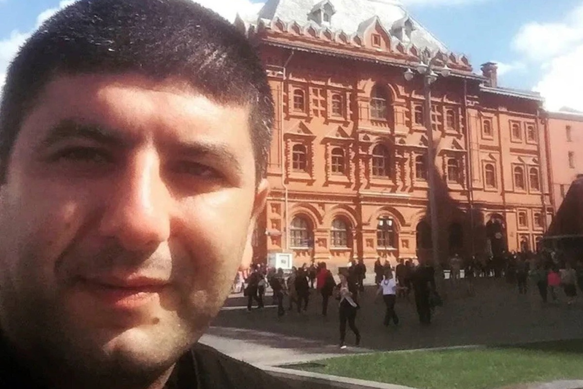     Спасшего пассажиров горящего российского самолета в Турции продавца фруктов Султана Султанова решили наградить