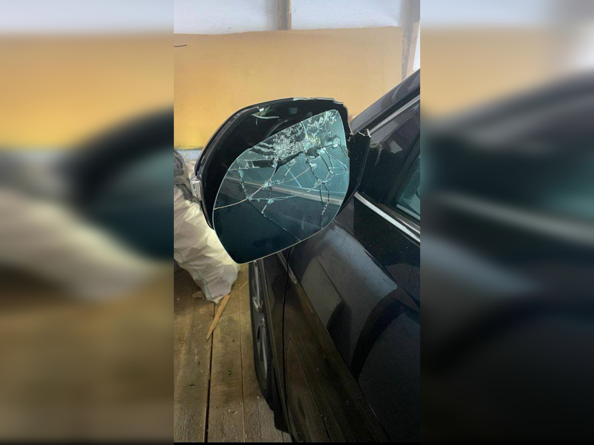     Жительнице Лесосибирска грозит до 2 лет тюрьмы повреждение машины родственницы из ревности