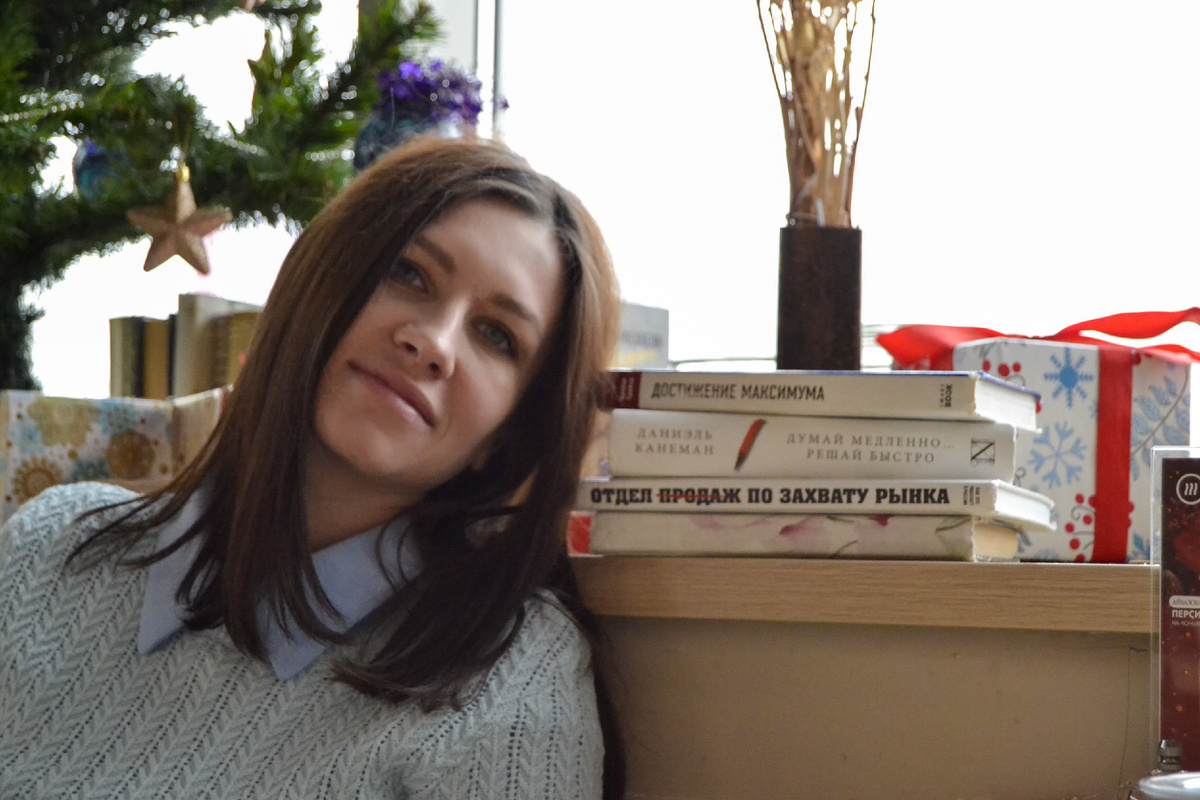 Книга «Отдел продаж по захвату рынка» неожиданно оказалась полезной для любого фрилансера. А «Достижение максимума» даёт толчок двигаться