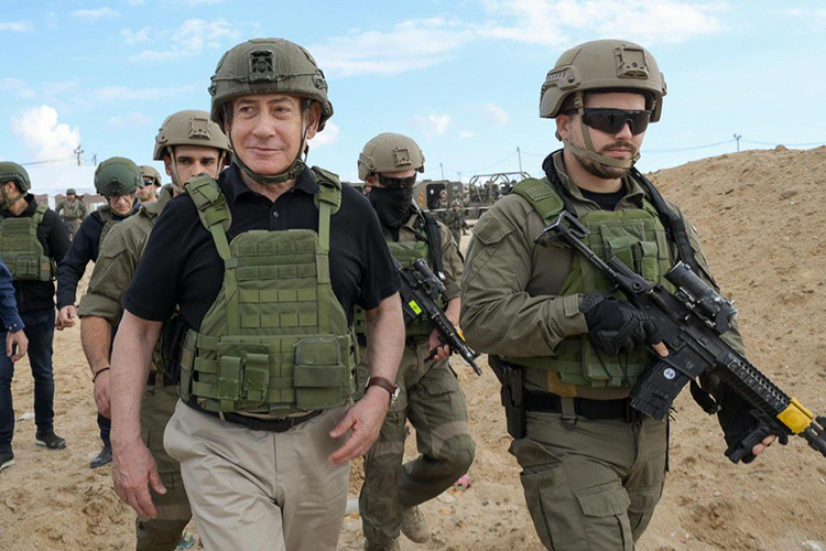    Тремя причинами для перемирия с «Хезболлой» Нетаньяху назвал необходимость «пополнения вооружений и обновления сил», а также сосредоточение на угрозе от Ирана и изоляцию ХАМАС.   
Фото: © Maayan Toaf/Israel Gpo / www.globallookpress.com