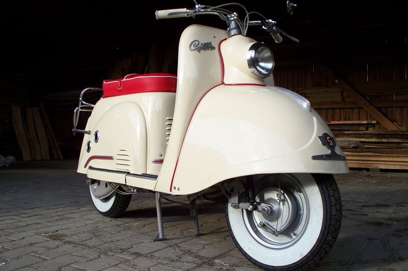 Немецкий мотороллер Goggo-Roller 200