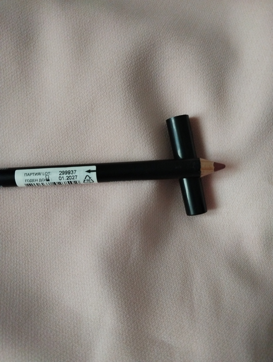 Карандаш для губ с маслом Жожоба Relouis. Оттенок 03 Dusty Rose.