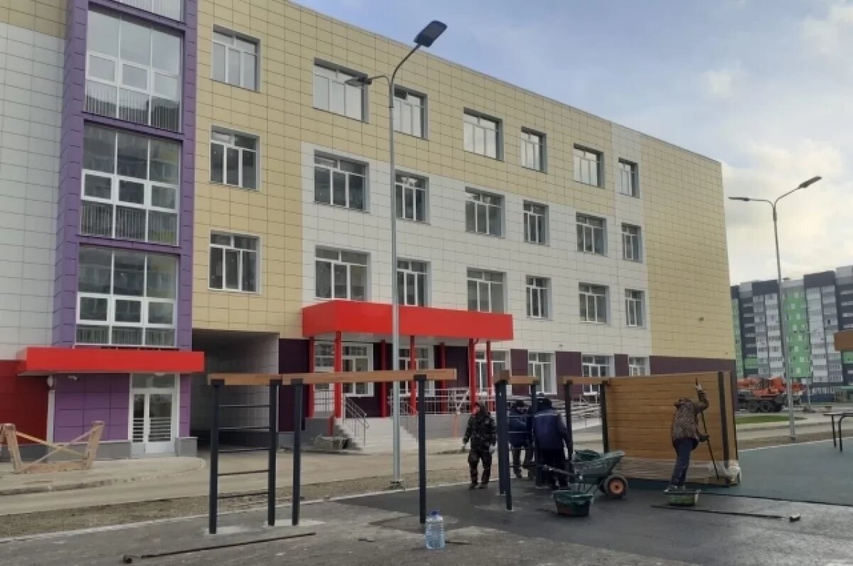    Если жилищное строительство переживает непростые времена, то социальное процветает – в Брянске и районах региона растут детские сады и школы.