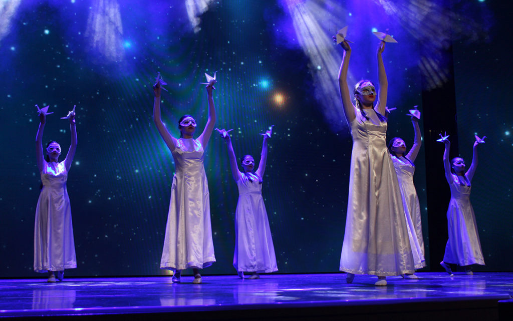 Некоторые постановки – сочетали в себе элементы драматического театра и хореографию.