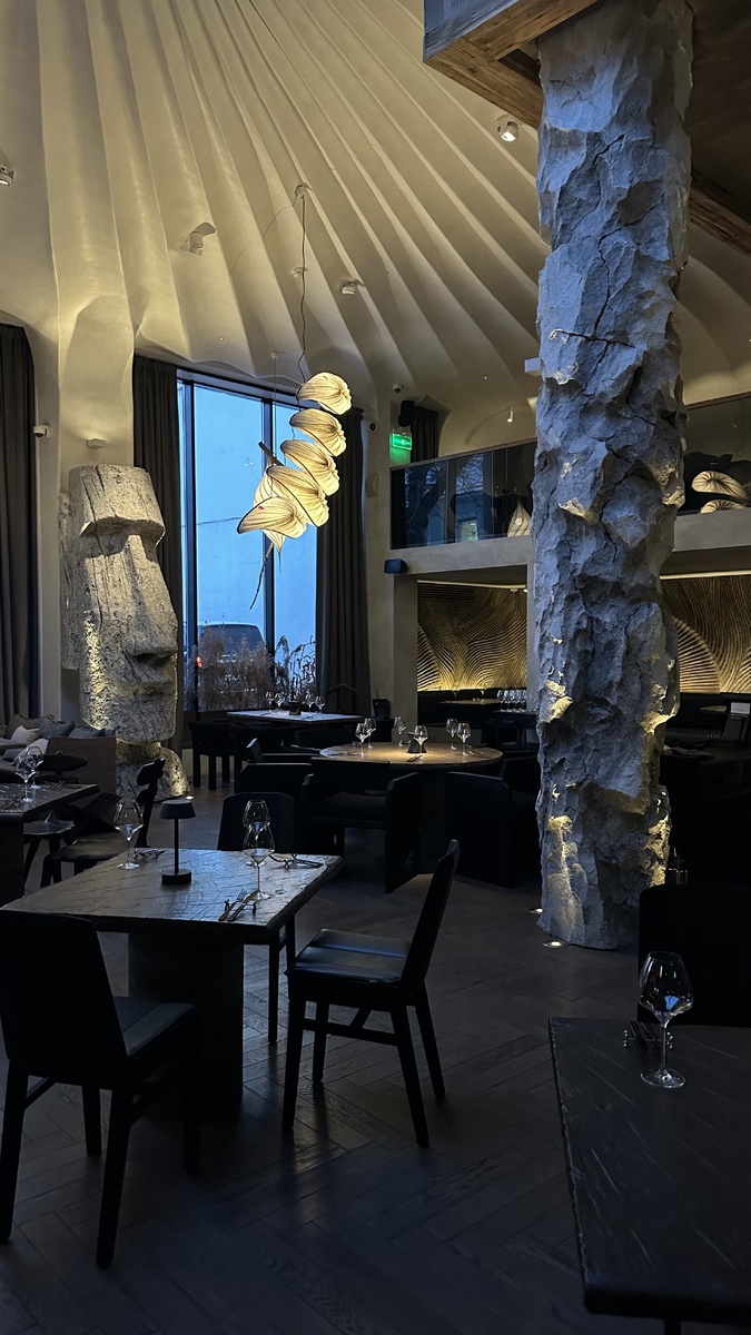 Главный зал, масштаб поражает своей красотой и аутентичностью