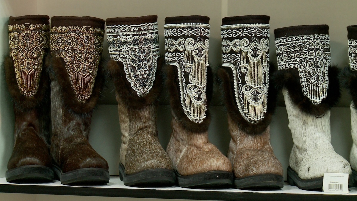 На одну пару кисов требуется 10-12 лапок оленя