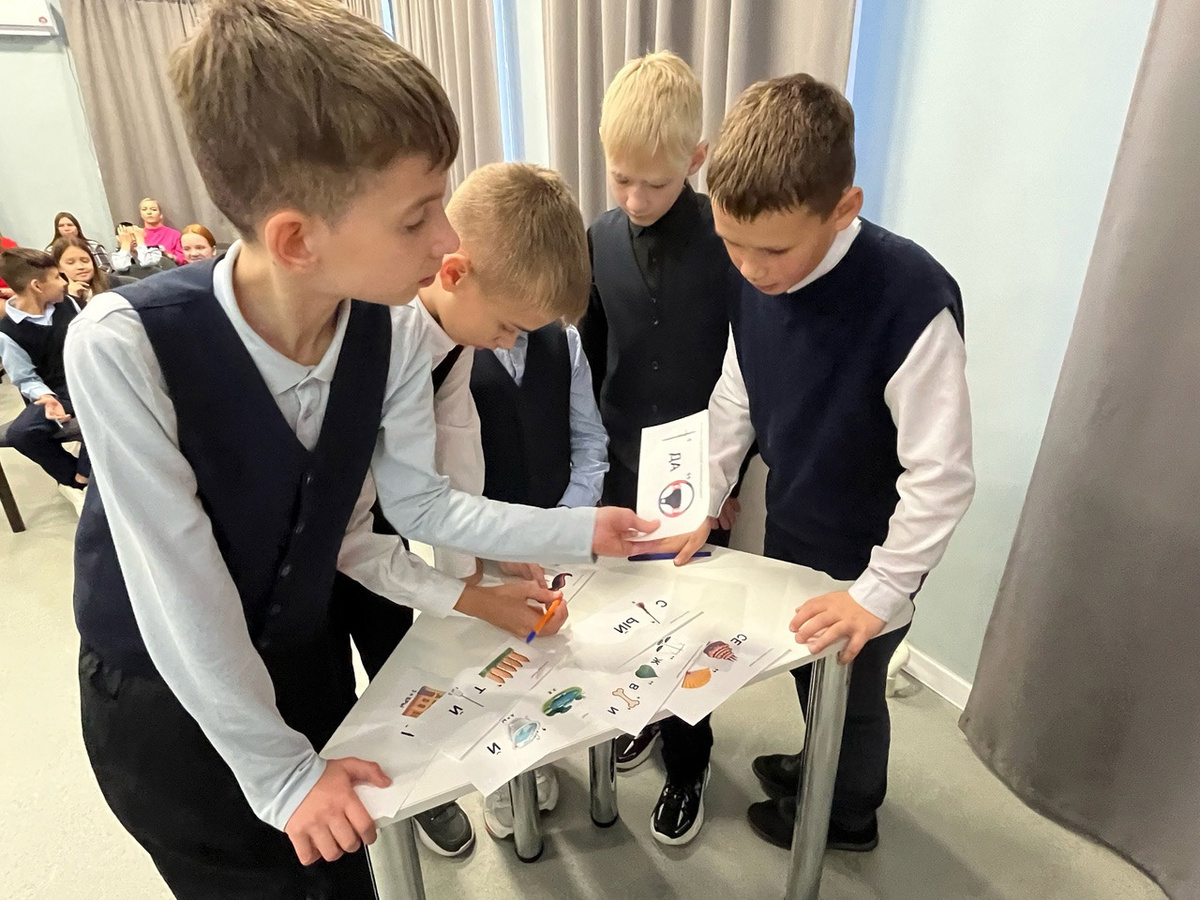 В библиотеке ребята узнают новое, пишут изложения, учатся анимации