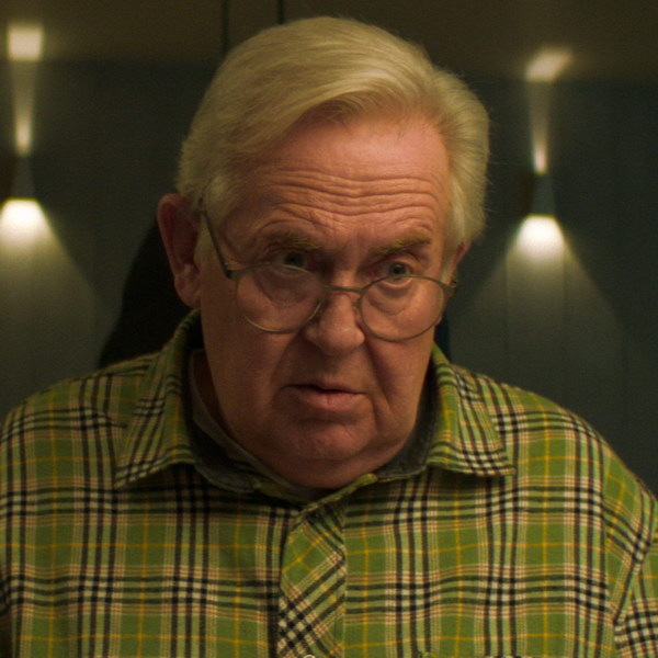     Юрий Стоянов мстит телефонным мошенникам за обманутых стариков