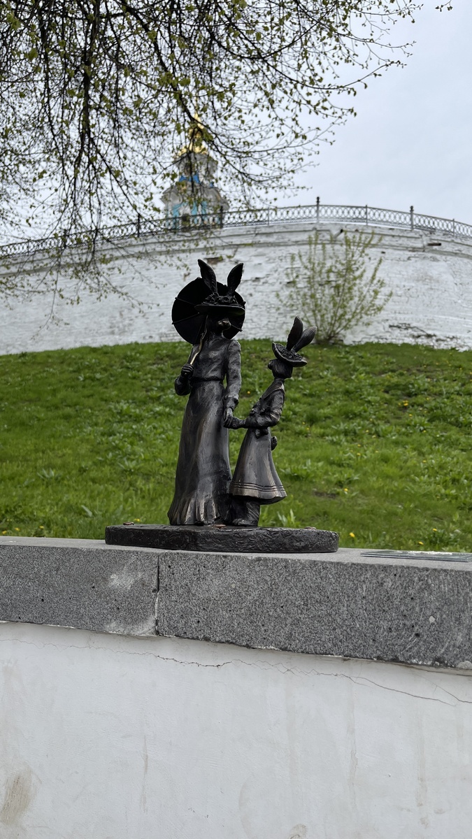 Зайчиха-благородная дама