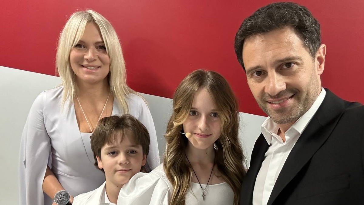    Супруги стали лекторами Всероссийского общества «Знание». Фото: соцсети Виктории Макарской