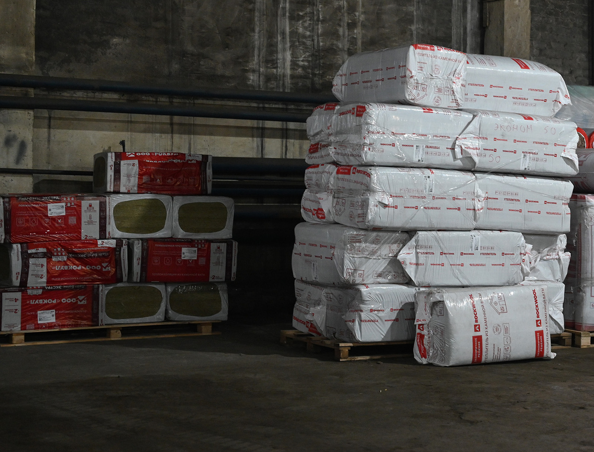 Склад с теплоизоляционными материалами Rockwool