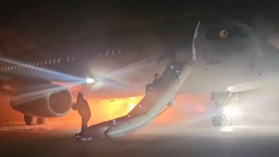 При жесткой посадке в Анталье к пожару привела хроническая проблема Superjet. Фото: кадр видео