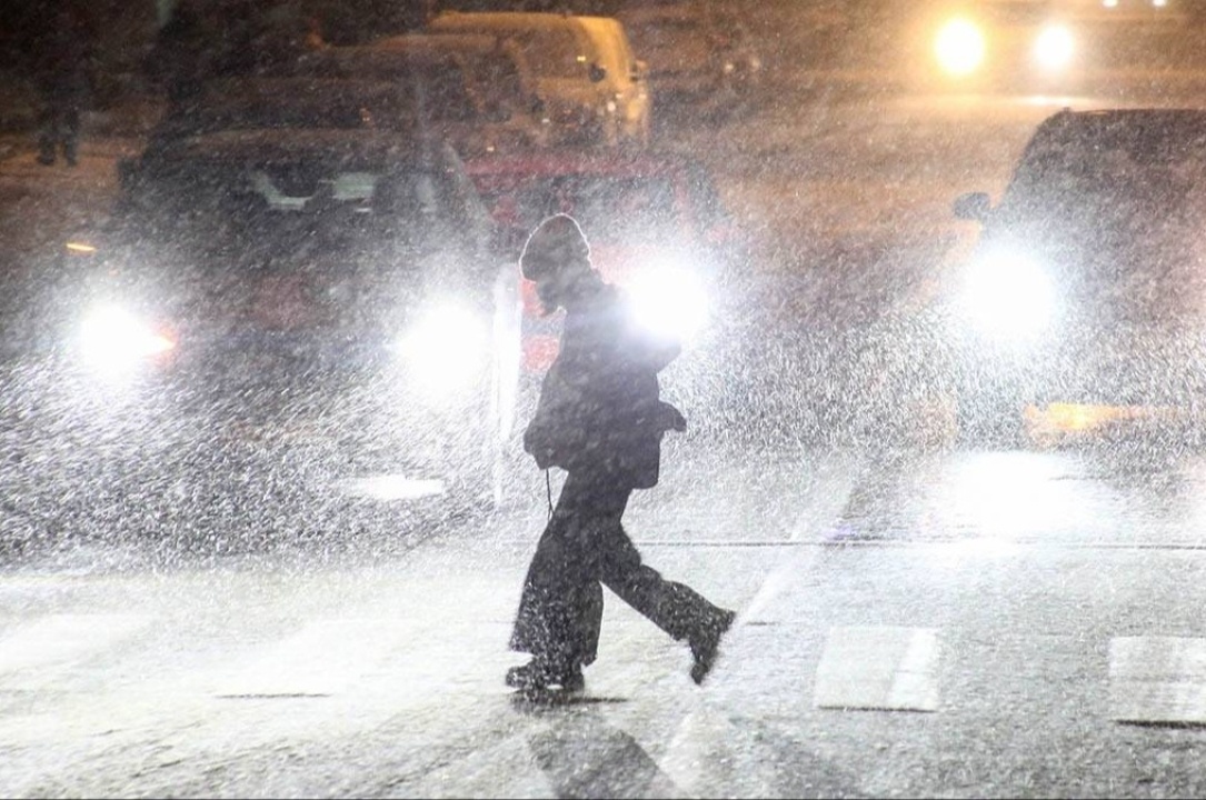    В Благовещенске ввели режим ЧС из-за снежной «бури столетия»