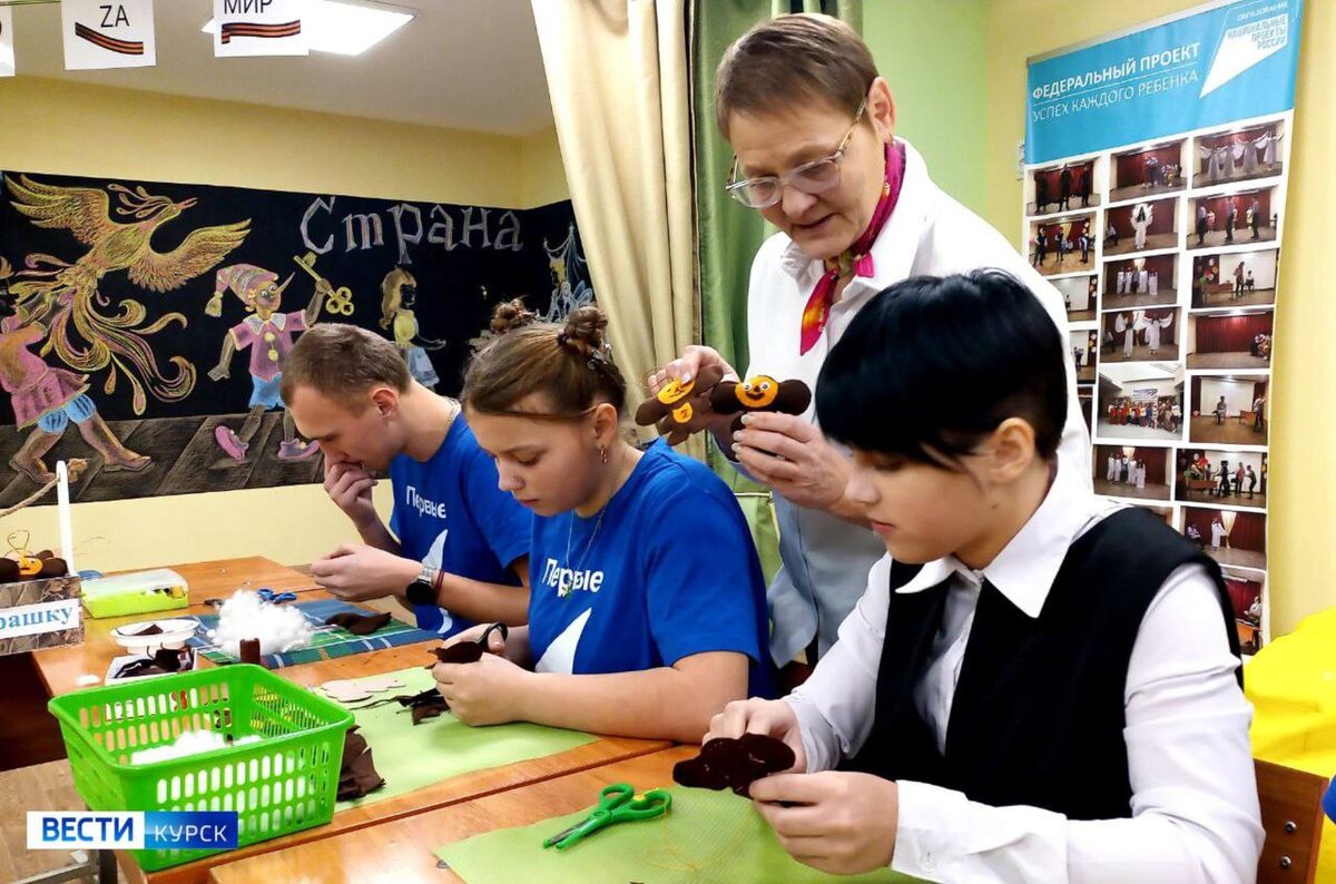    В школе-интернате Курской области дети с ОВЗ включились в "чебурашечную" тему