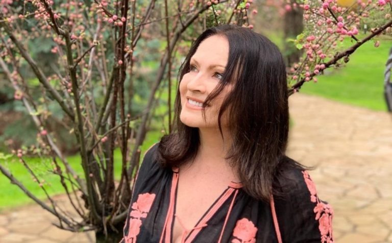    Фото: @sofiarotaru.official Софья Чулкова