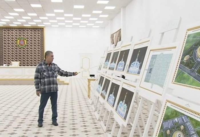 Национальный Лидер туркменского народа Гурбангулы Бердымухамедов знакомится с проектами объектов, запланированных к строительству в городе Аркадаг, 26 ноября, 2024 год, город Аркадаг, Туркменистан