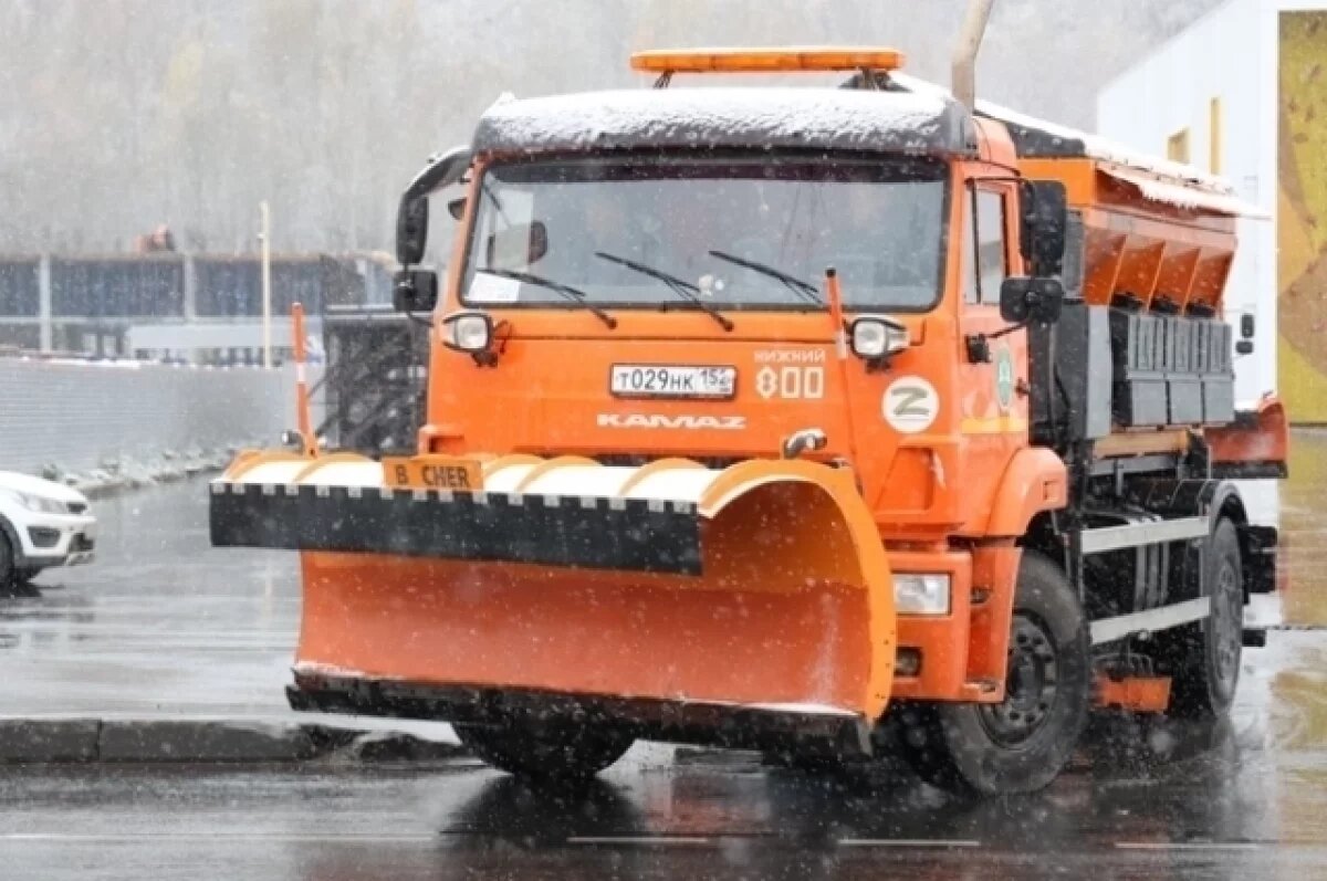    Число снегоуборочной техники увеличивают на улицах Нижнего к снегопаду