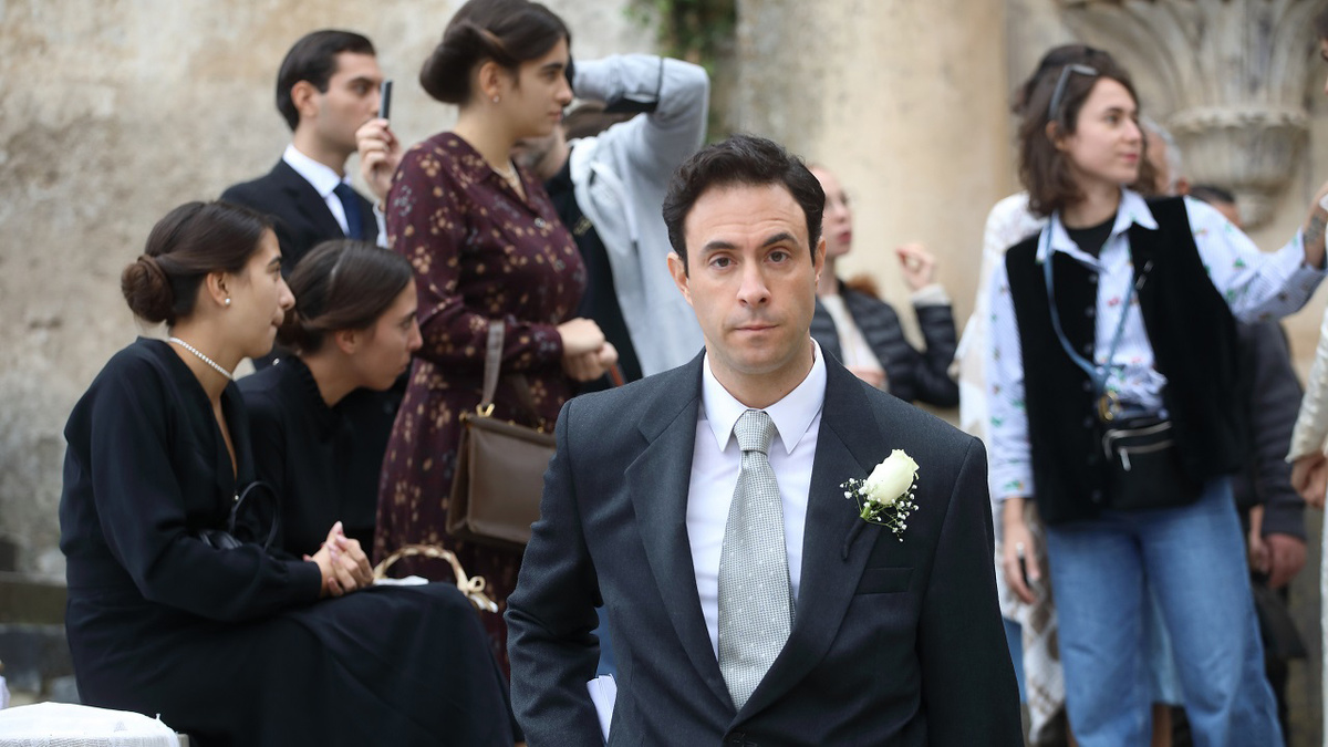 Алессио Вассало в роли политика Франческо Джуффрида