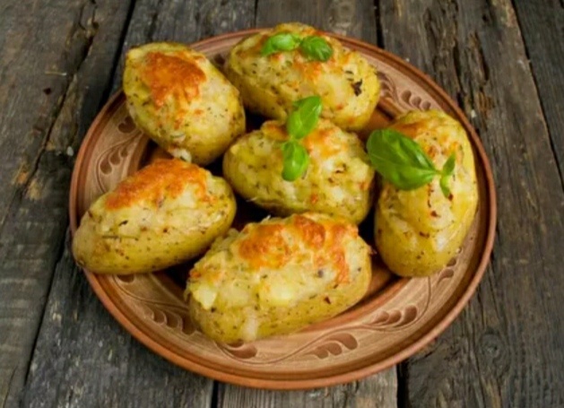 Такая картошка намного вкуснее и полезнее отварной.