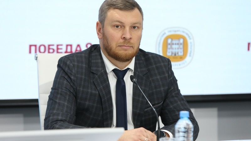    Представитель Центробанка Павел Филь предостерёг ставропольцев от общения с мошенниками Фото: Дмитрий Ахмадуллин / / ИА «Победа26»