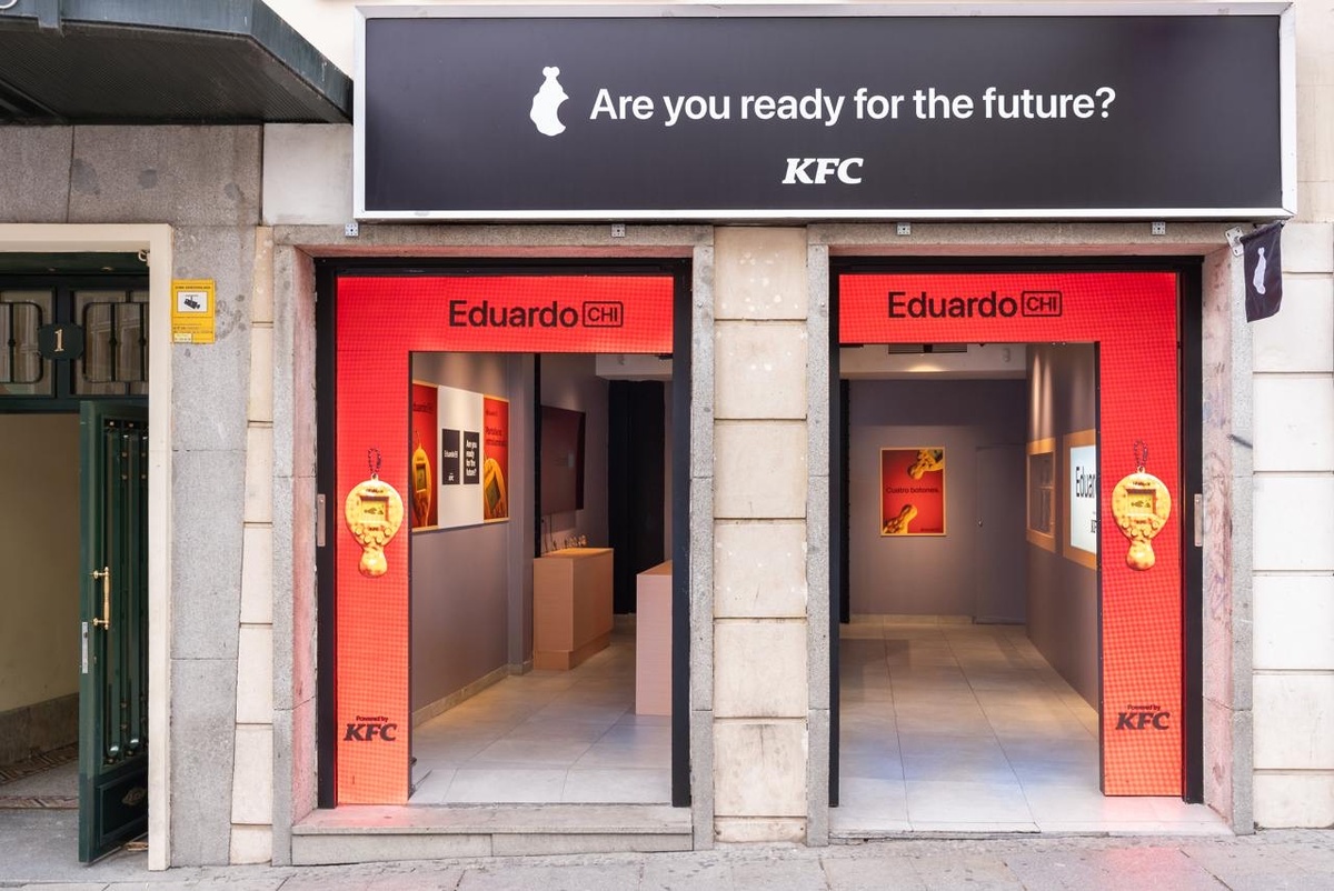 KFC представили тамагочи Eduardochi и открыли стильный магазин в Мадриде  