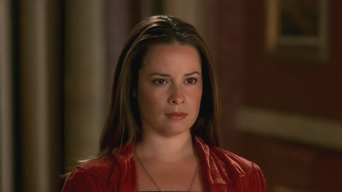 Charmed ai. Пайпер Холливелл Зачарованные. Пайпер Холливелл из «Зачарованных». Пайпер Зачарованные актриса.