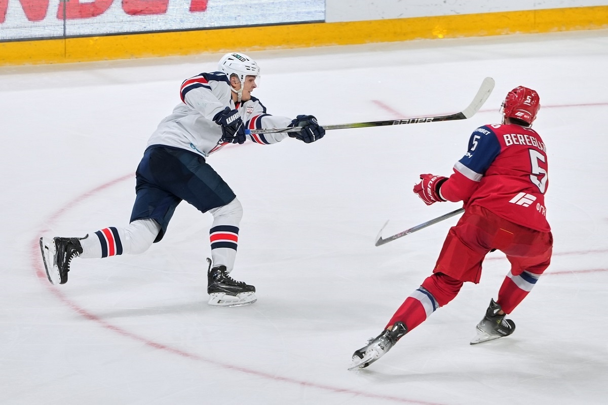    23 ноября ярославец Владислав Фирстов перестарался, дважды оставив торпедовцев в меньшинстве, зато 25-го забросил первую и последнюю шайбы в матче