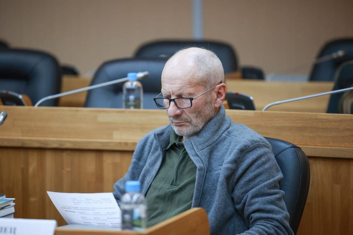 Михаил Скопец. Известный в наших кругах опытный рыболов. И выступил в роли научного редактора-консультанта моей книги #Лосось Сам автор большого числа книг о лососёвых