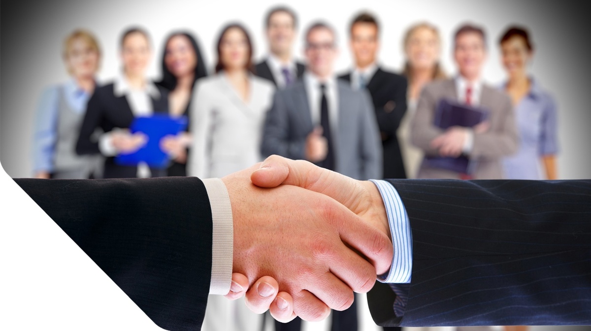 Изучите репутацию производителя: читайте отзывы, смотрите портфолио и уточняйте опыт работы. Успешные проекты и положительные отклики говорят о надёжности компании.