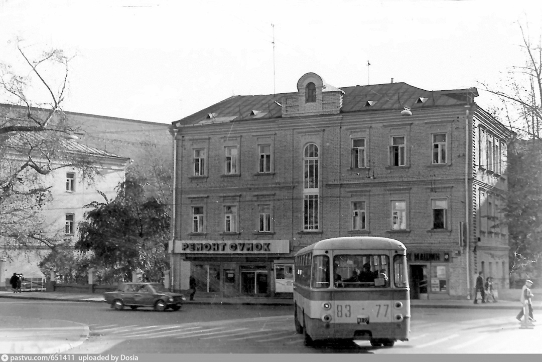 Дом Сиротинского. Улица Герцена, 35. 1979 год. Из архива Дмитрия Кошлакова-Крестовского.
