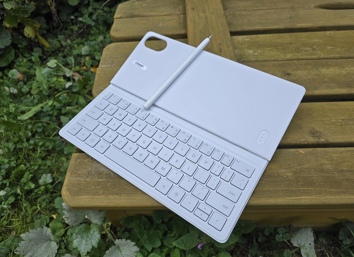    В комплекте с Huawei MatePad 12X есть клавиатура, а отдельно можно докупить ещё стилус. Источник: notebookcheck.net