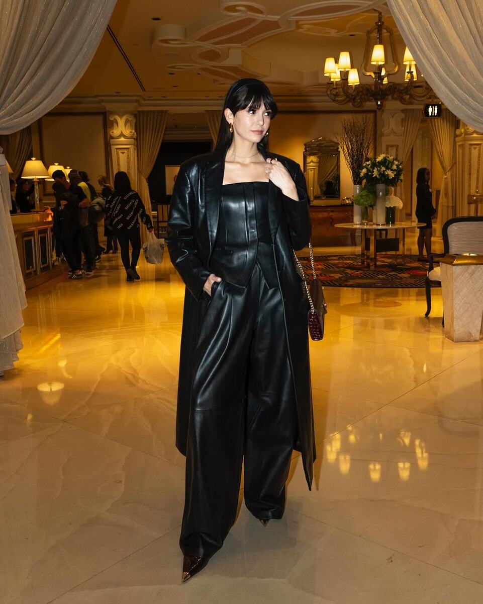 Нина Добрев