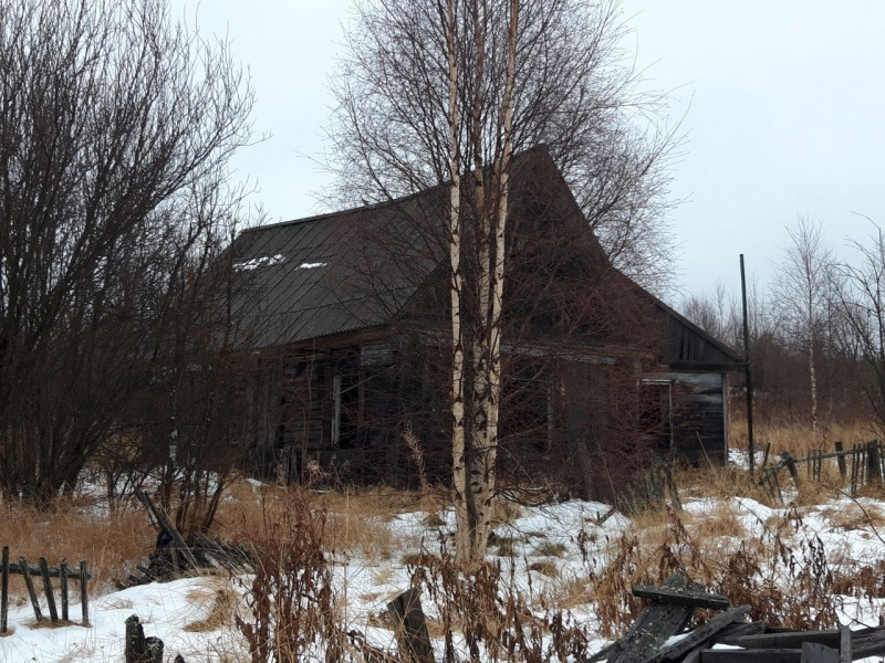    Власти Кемского района ищут хозяев жутких заброшенных домовКемский район / ВК