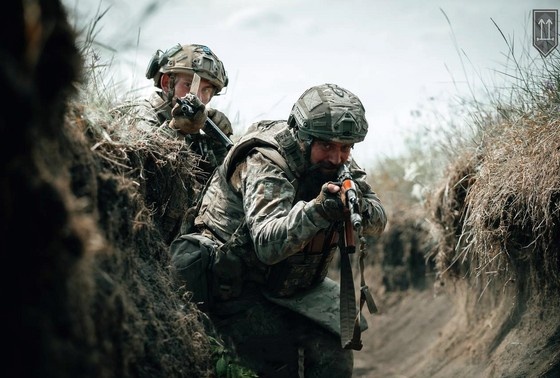    Солдаты ВСУ в зоне боевых действий