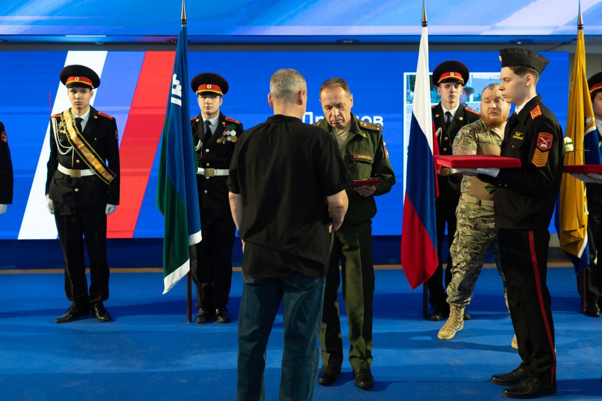    В Сургуте государственные награды передали родственникам героев СВО