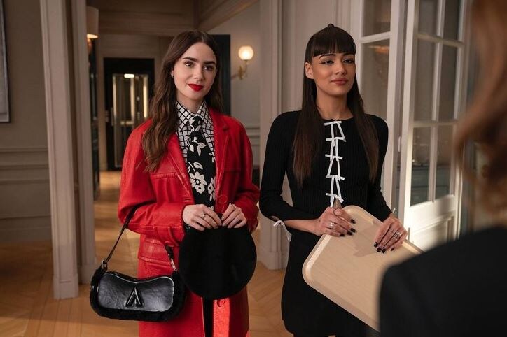 Кадр из 4 сезона сериала «Эмили в Париже»