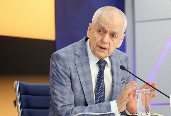    Геннадий Онищенко