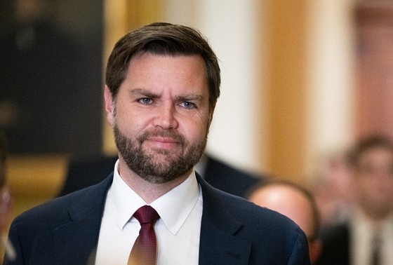    Джеймс Дэвид Вэнс