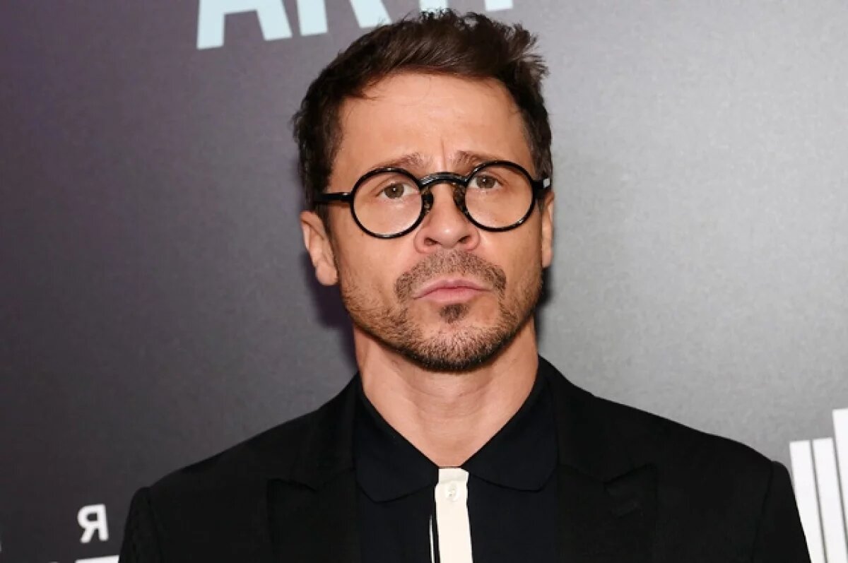    Актёр Деревянко не смог ответить на вопрос о скорой свадьбе с Зоей Фуць