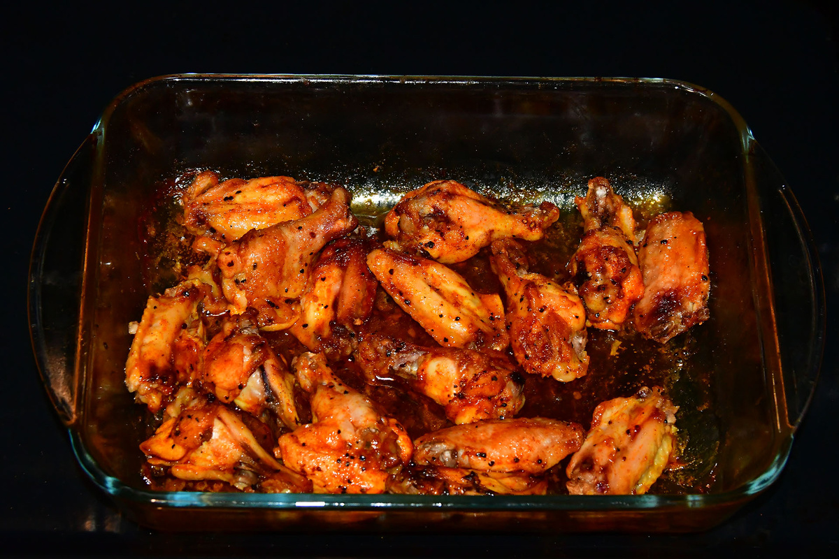 Куриные крылья со специями в духовке