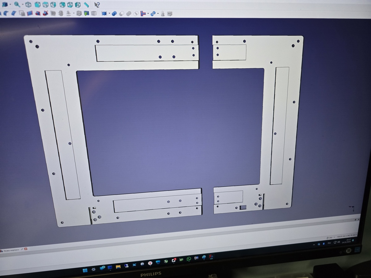Основание корпуса монитора. Внутренняя сторона.