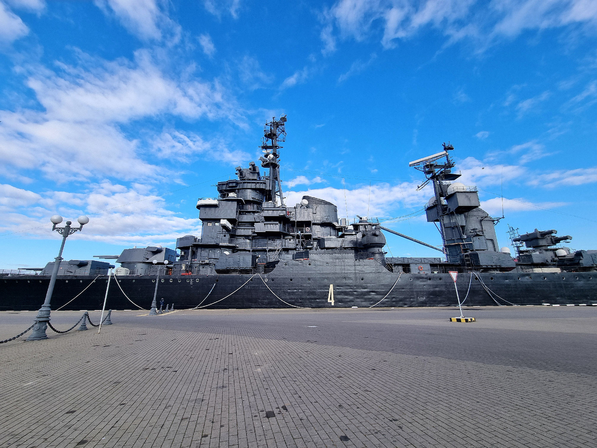 Новороссийск. Крейсер «Михаил Кутузов». Фото автора статьи.