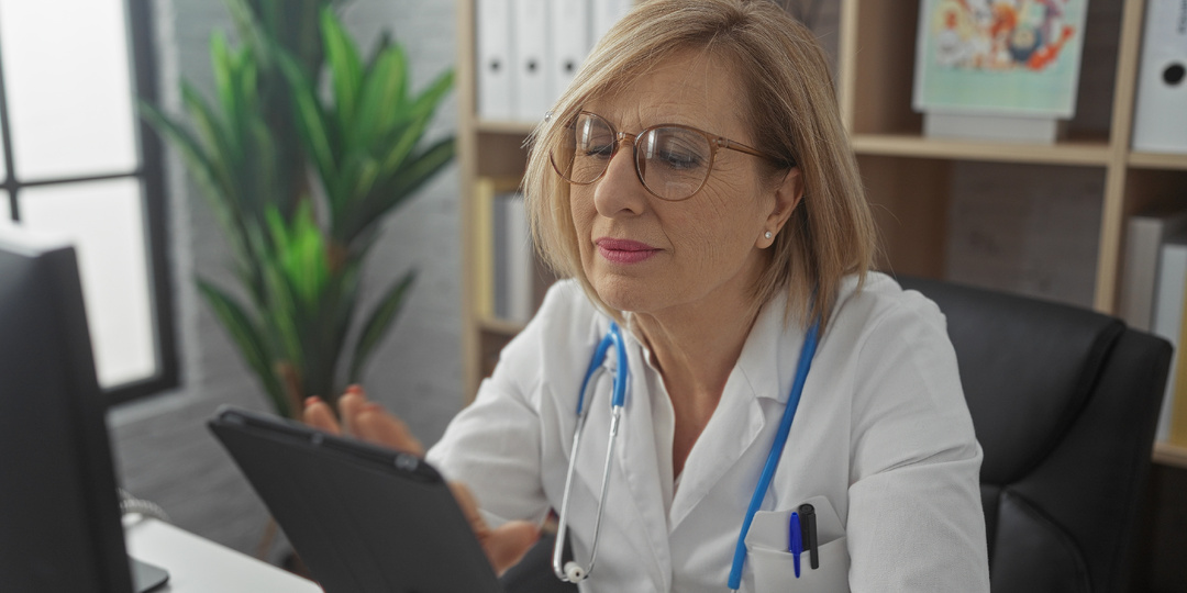 Как оформить медкнижку: где, сколько стоит и как часто обновлять