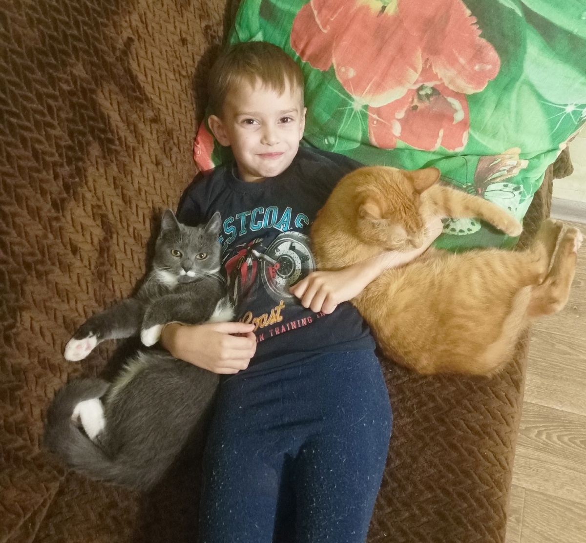 Колготки - очень удобная одежда для маленького ребёнка, но никогда больше не куплю их в дешёвом магазине, ужасные катышки с первой стирки.