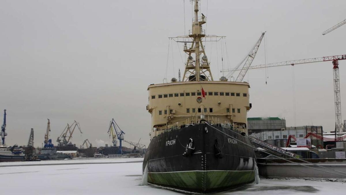    В Санкт-Петербурге загорелся ледокол «Адмирал Макаров»