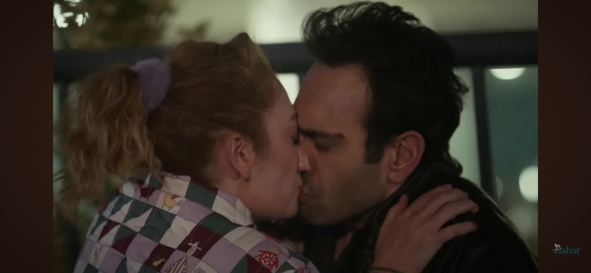 Стоп-кадр из 26 серии сериала "Бахар". Взято из открытых источников. 