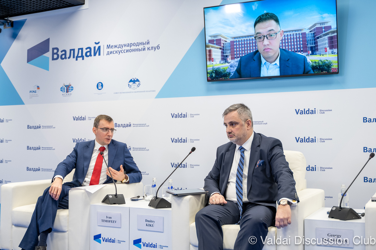 Иван Тимофеев, Дмитрий Кику © Клуб «Валдай»