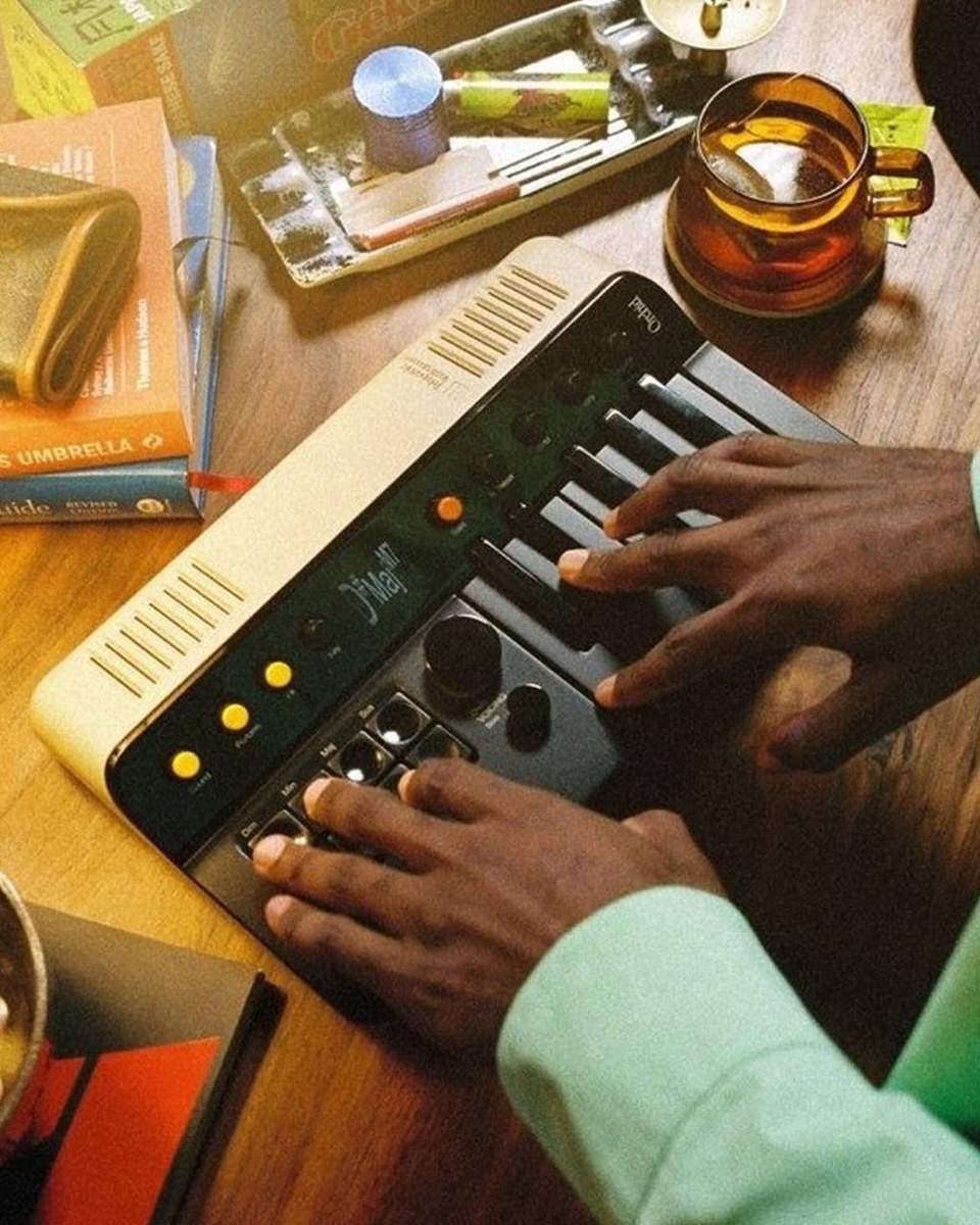 Кевин Паркер из Tame Impala представил синтезатор Orchid  