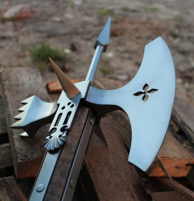 Его Величество Полэкс. Вы только посмотрите какой красавец - древко граненое, лангеты на заклепках, молот, шип и топор с фигурной ковкой, шедевр, да и только!