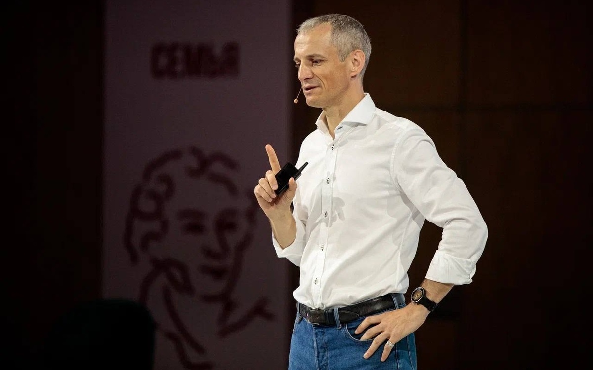    Космос как шанс вернуть человечеству способность сосуществовать в гармонии. Рассуждает Сергей Иванов Фото из телеграм-канала Сергея Иванова